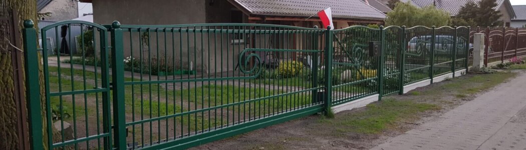 Klasyczne ogrodzenie z ciekawym wzorem – Załom