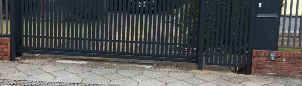 Ogrodzenie wraz z furtką w Berlinie Ogrodzenie wraz z furtką w Berlinie